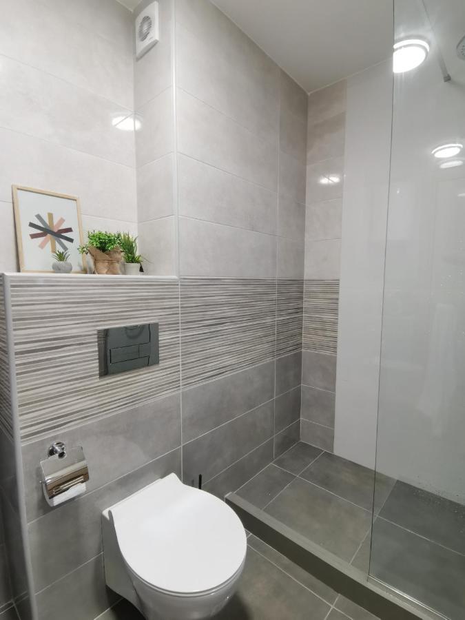 Cozy One-Bedroom Apartment At Ljubovic Park بودغوريتْسا المظهر الخارجي الصورة