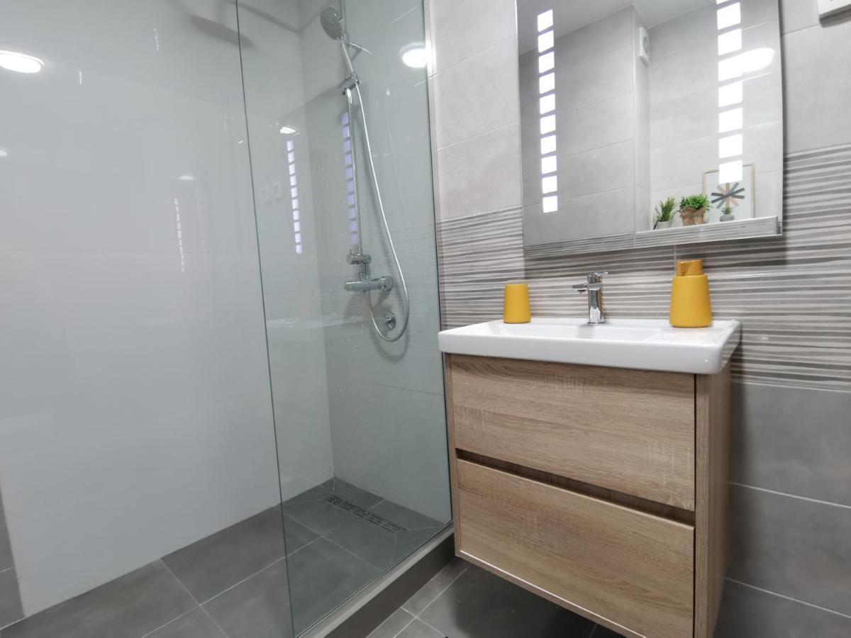 Cozy One-Bedroom Apartment At Ljubovic Park بودغوريتْسا المظهر الخارجي الصورة
